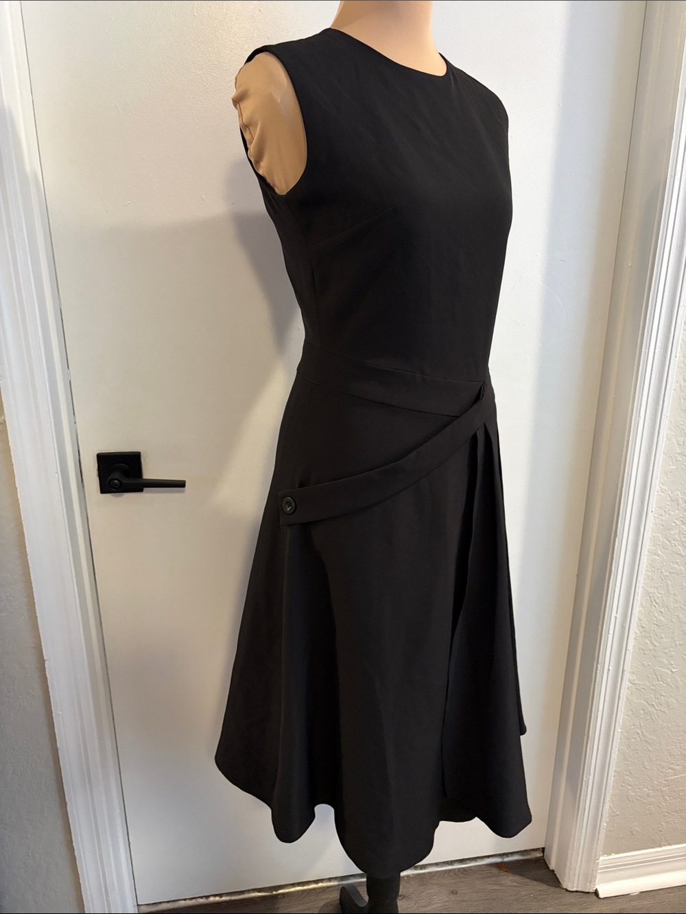 Few Moda black sleeveless dress interesting details at waist unique size small - Picture 3 of 10